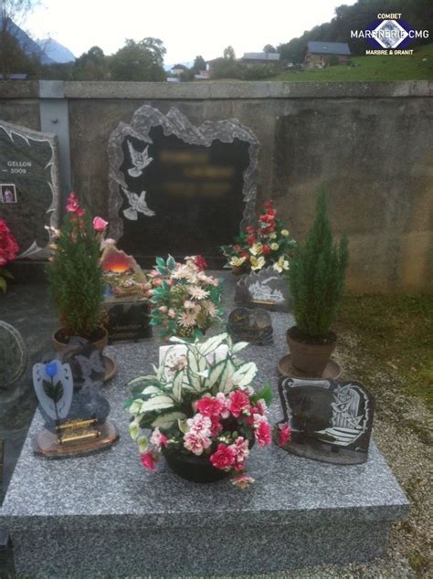 MONUMENT EN GRANIT DU TARN ET STÈLE NOIRE Marbrerie CMG