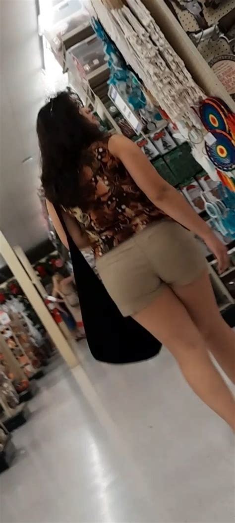 Thick Latina In Sexy Beige Shorts Short Shorts Volleyball Forum
