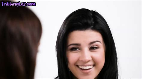 Lesbian MILF Scissoring Yo GF After Licking Her Muff