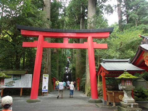 箱根神社と九頭龍神社 ｜ 観光旅行は穴場と定番のベストミックス