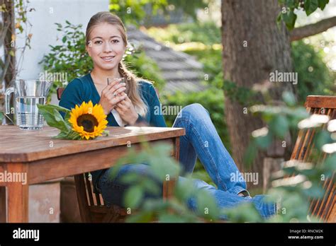 Lange Blonde Haare Hi Res Stock Photography And Images Alamy