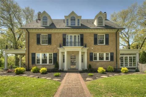 Pics Look Inside Taylor Swifts Luxurious Childhood Home