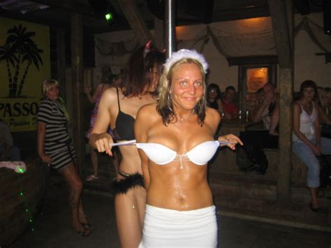 The Amazing Strip Show D18270E Porn Pic