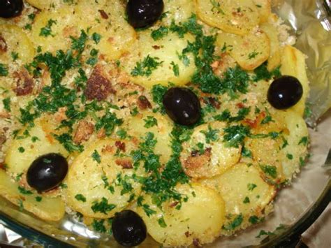 Bacalhau No Forno Batata Ovo E Crosta De Broa Aromatizada