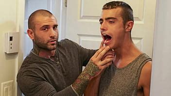 Beau père profite pleinement de la situation de son beau fils Dadperv XVIDEOS