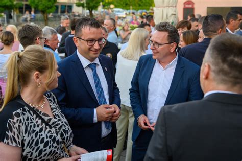 Foto Evo fotografija s domjenka nakon svečane sjednice Grada Ivanca