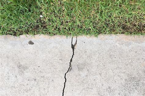worried  cracks    driveway   expert