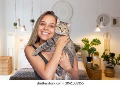 Chatte Blonde R Sultats Mille Dimages Libres De Droits De Photos De Stock Et D