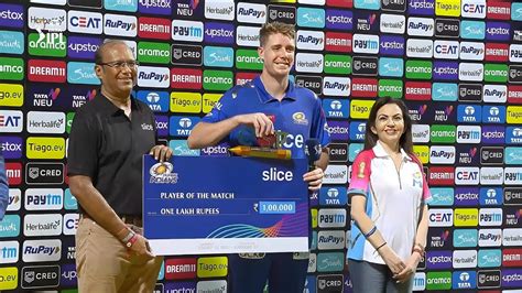 Nita Ambani Heart Winning Gesture For Cameron Green After Mi Win The