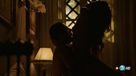 Naked Irene Montal In Hermanos