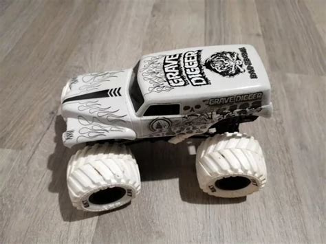 Monster Jam Hot Wheels Monster Truck Moul Sous Pression Tombe Digger Blanc Rare Eur