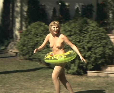 Naked Agnieszka Wosińska in Futro