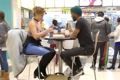 Woman Goes On Tinder Date Completely Naked But Her Date Doesn T Notice The Mirror