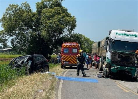 Motorista Morre Ao Colidir Carro Em Carreta Em Meleiro Seguran A