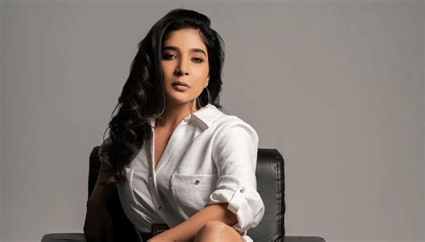 Sakshi Agarwal Hot Pics Sexy Stills Pictures Gallery