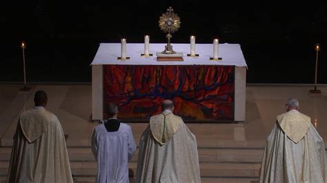 Procession Eucharistique Lourdes Volontari Di Lourdes