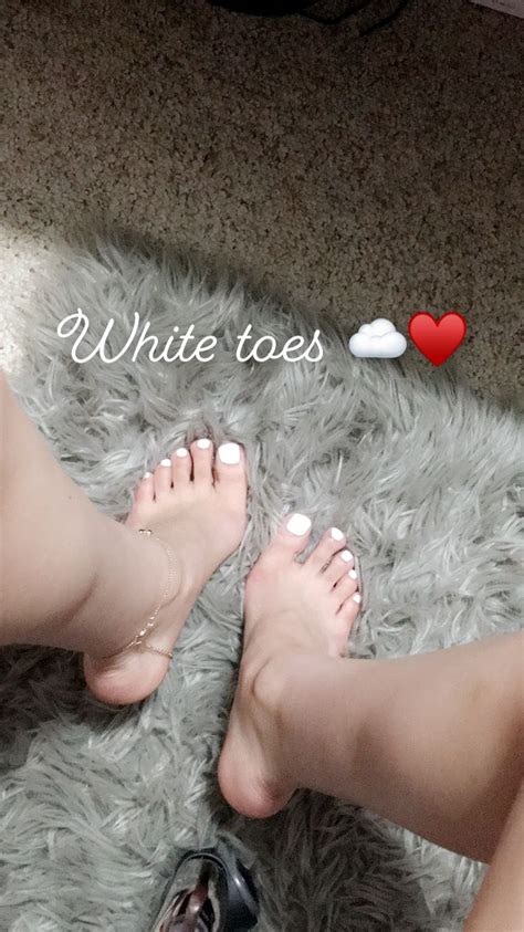 Pin By ︎ ɢᴀʙʙʏ ︎ On Gabby Photos White Toes Toes