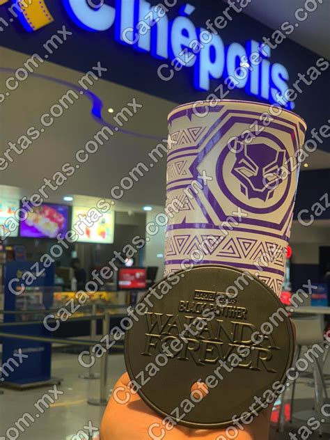Combos Wakanda por Siempre en Cinépolis con palomera 3D LED y vasos que