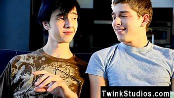 Gay Guys Levon And Aidan Enjoy Eyeing Gay Porn Movies To Compare XVIDEOS