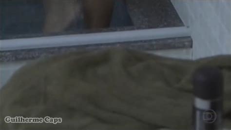 Naked Ellen Rocche in S O S Emergência