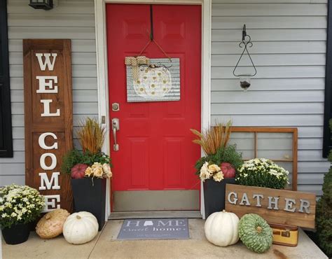 Fall front porch ideas. #falldecor, #diysigns | Fall front porch ideas ...