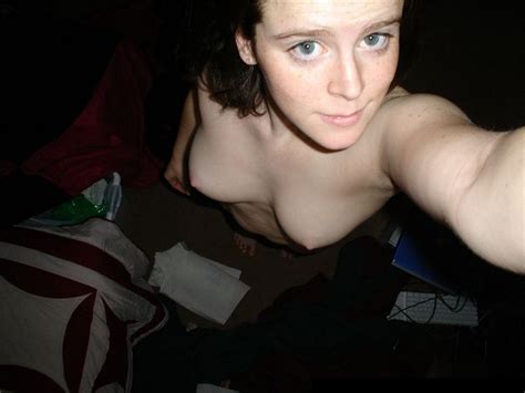 Amateur Milf Shodt Hair Natural Tits 166 1600x1200 Porn Pic