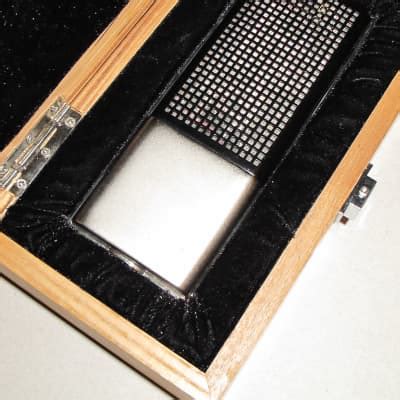 Nude Dual Ribbon Microphone Nude Rectangle Reverb