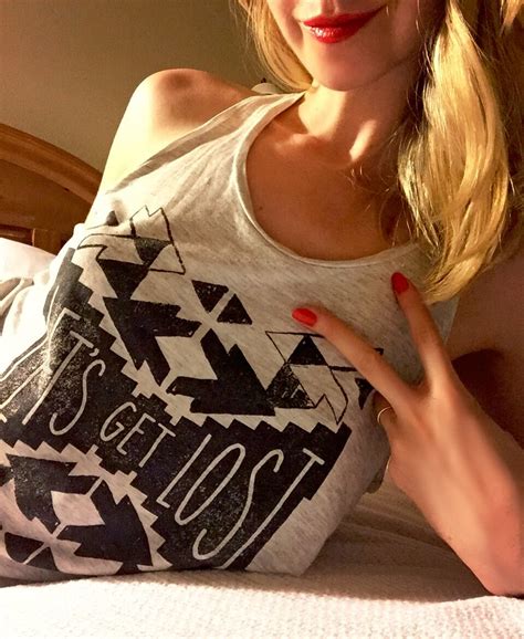 Mademoisellepeachy U Amateur MIX Porn Pic