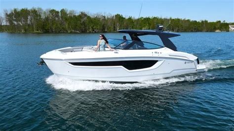 2020 Cruisers Yachts 38 Gls Bowrider For Sale Yachtworld