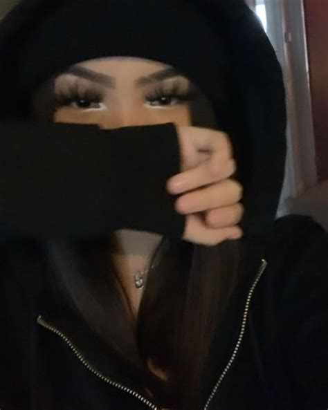 Pin By Schdisijdjsks On Quick Saves Hispanic Girls Latina Makeup Looks Cute Makeup Looks