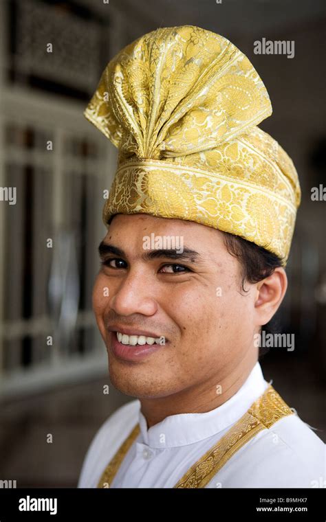 Malaysia Kuala Lumpur Malay Traditional Costume Stock Photo Alamy