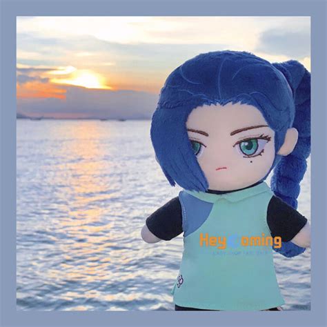 7 Hot Sexy Jinx Zhou Bikini Pics