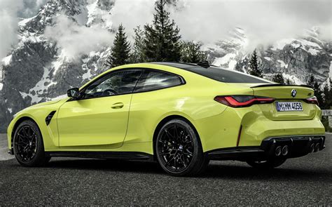 Novo BMW M4 2021 fotos e especificações oficiais