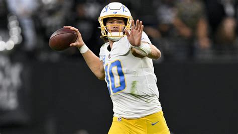 Cant Miss Play Los Angeles Chargers Quarterback Justin Herbert