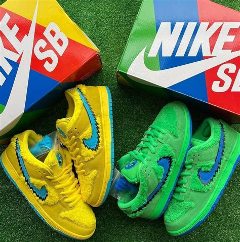 Nike SB Dunk Low Pro x Grateful Dead - Exclusive Sneakers SA