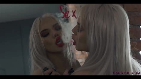 SANKTOR SKINNY BLONDE TEASING AND DANCING XNXX
