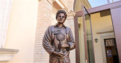 Rtsreligion Une Double Canonisation Donne Un Coup De Jeune à Leglise