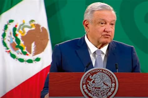 AMLO se adelanta a la decisión de diputados firma iniciativa de