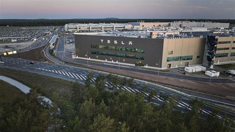 E Autohersteller Im Tesla Werk Gr Nheide Fehlen Tassen Zeit