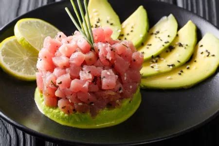 Receta Tartar de atún rojo y aguacate sencilla Cocina rico