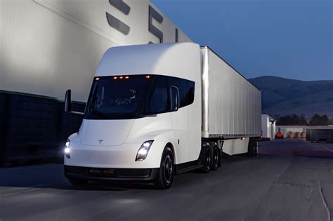 Tesla Semi 2023 Le poids lourd électrique enfin commercialisé aux