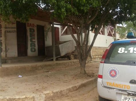 Globo Grava Beijo Gay Entre Marina E Clara Na Novela Em Fam Lia Veja Foto Candeias Mix