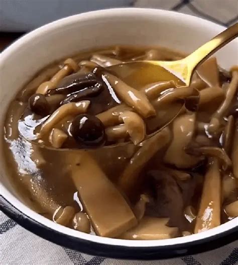 So Easy Vegan Mushroom Soup - Home Cooks World