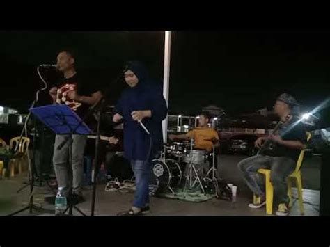 At Bulldozer Cafe 12 08 2023 Kuda Hitam Cover By Cikyah YouTube