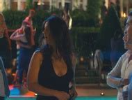 Naked Unknown in Le grand méchant loup