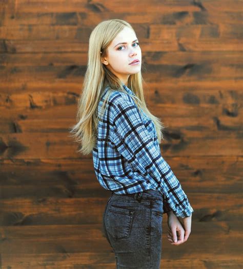 Blonde Sensual Hermoso De La Muchacha Del Retrato Imagen De Archivo