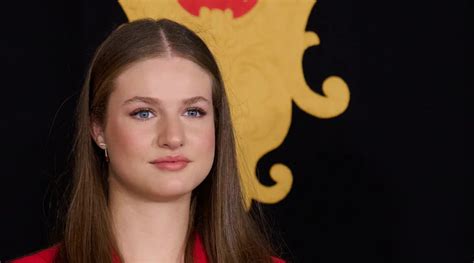 Leonor d Espagne au coeur d une nouvelle polémique ces photos en bikini qui ne passent pas