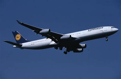 Airbus A D Aigf Lufthansa At Frankfurt Airpo Flickr