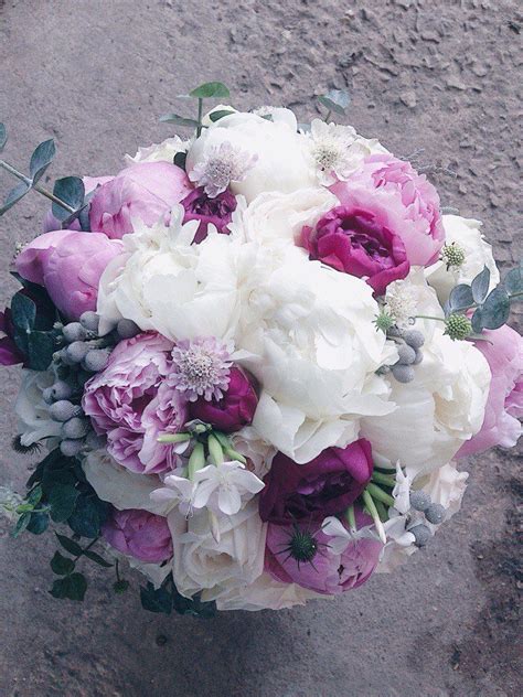 Букет из пионов для невесты | Floral wreath, Floral, Wreaths