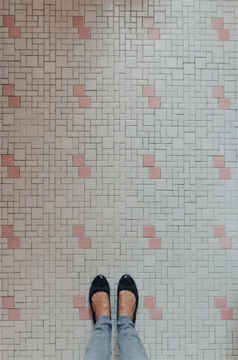 How To Use Hydrogen Peroxide To Clean Grout (Explained)